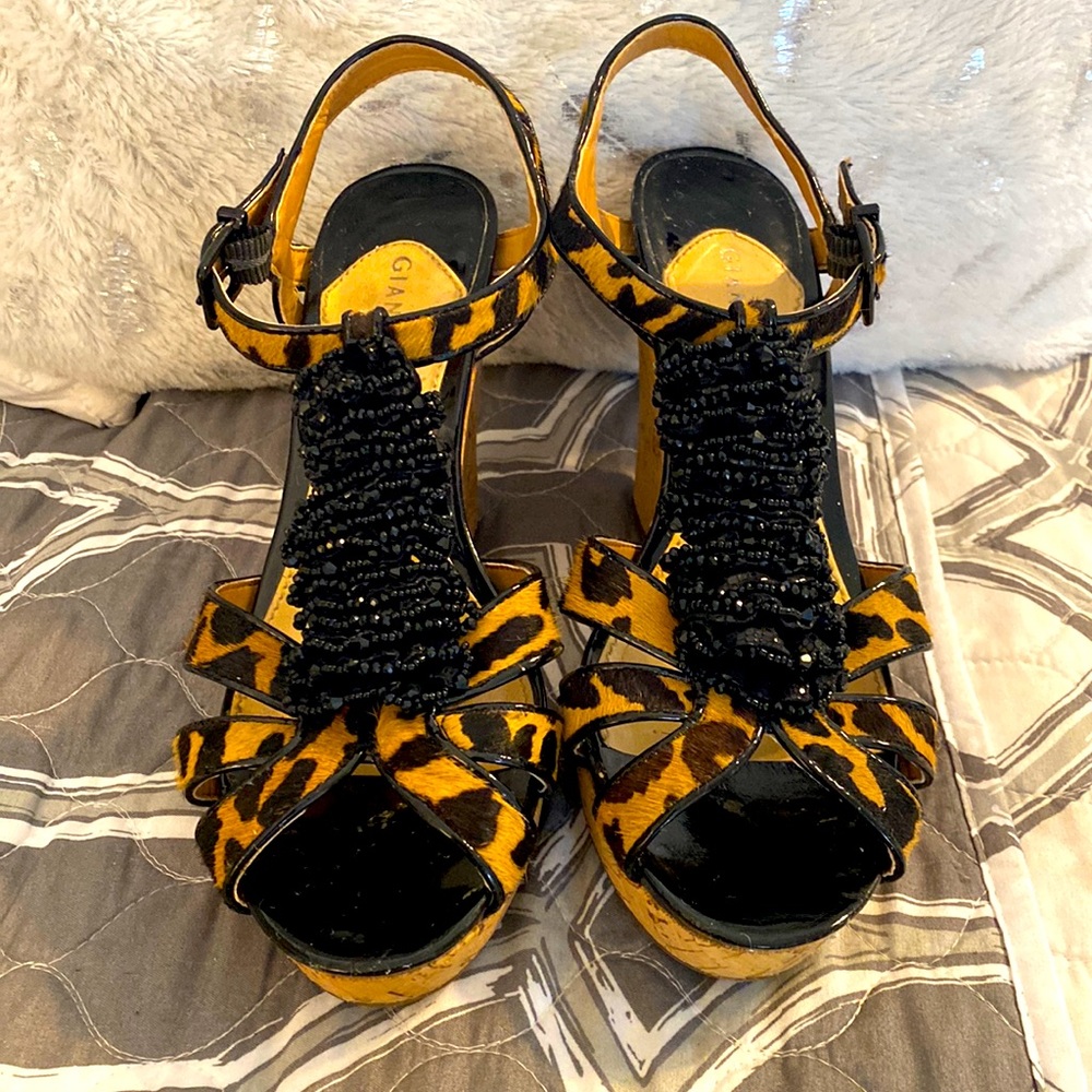 Gianni Bini Cheetah print wedges